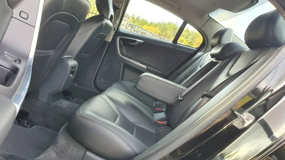 VOLVO S60 -