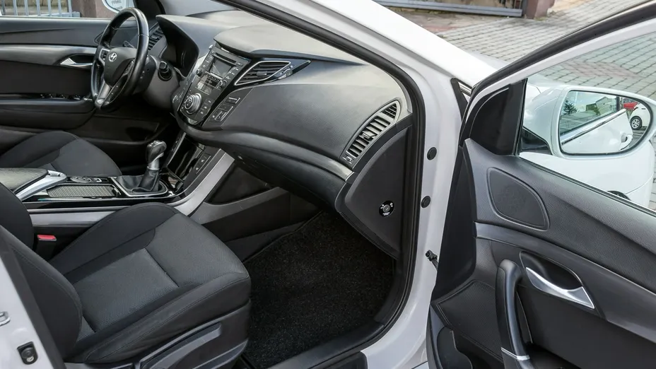 HYUNDAI i40 -