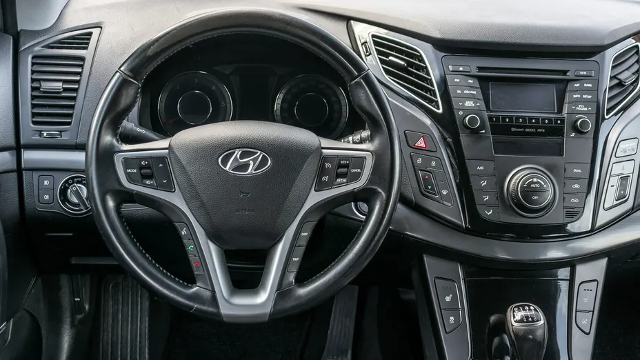 HYUNDAI i40 -