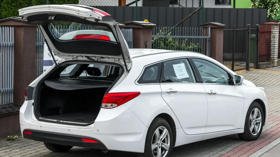 HYUNDAI i40 -