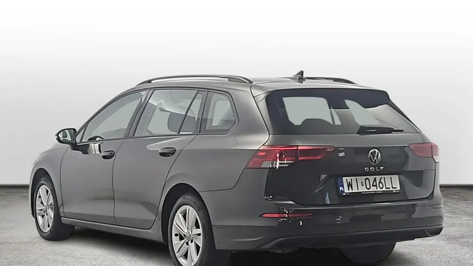 VOLKSWAGEN Golf -