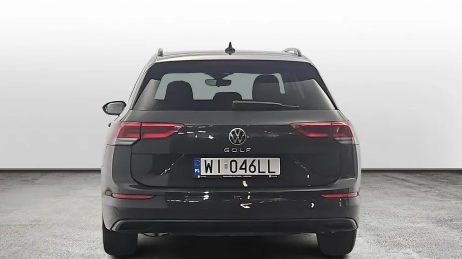 VOLKSWAGEN Golf -
