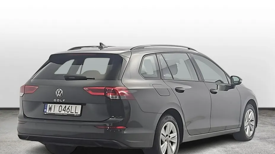 VOLKSWAGEN Golf -