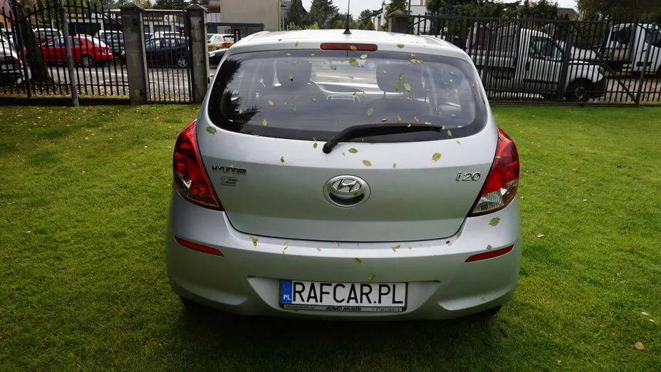HYUNDAI i20 -