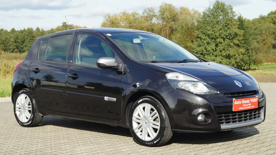 RENAULT Clio -