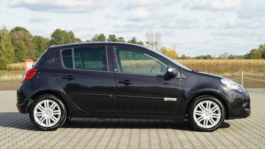 RENAULT Clio -