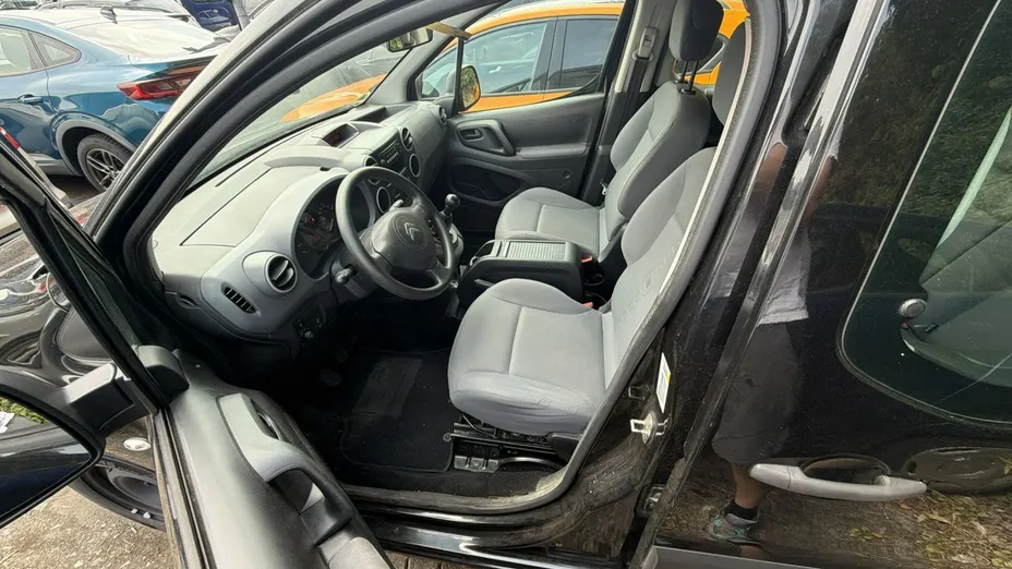 PEUGEOT Partner -