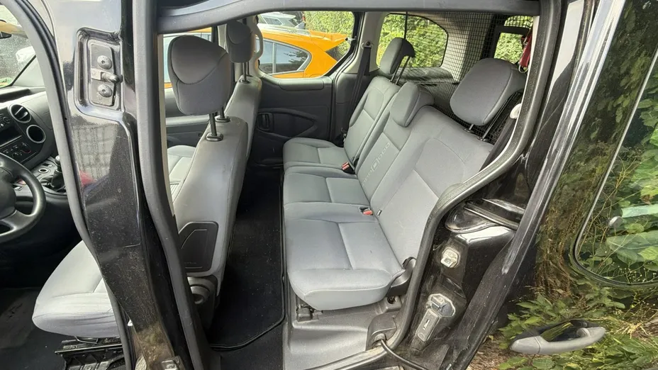PEUGEOT Partner -