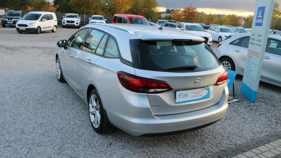 OPEL Astra -