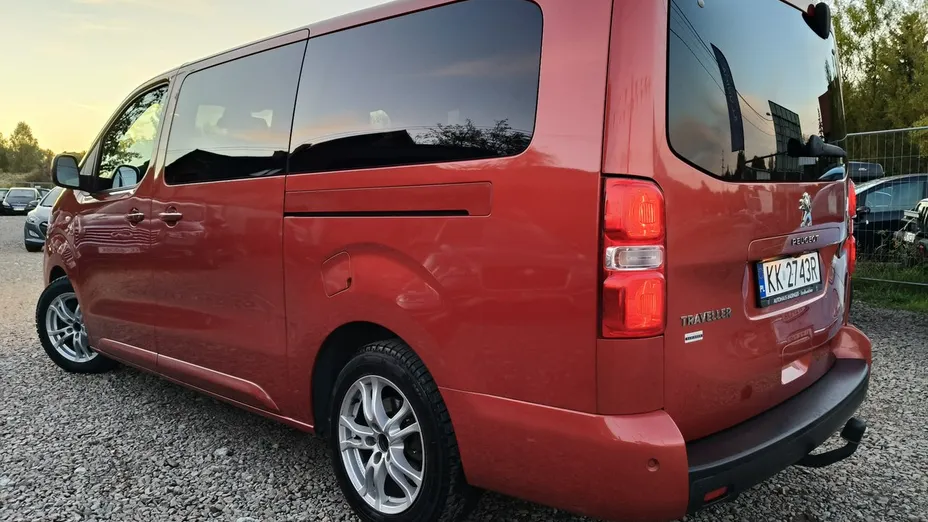 PEUGEOT Traveller -