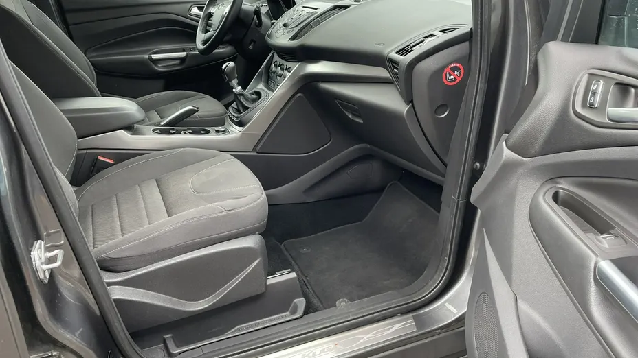 FORD Kuga -