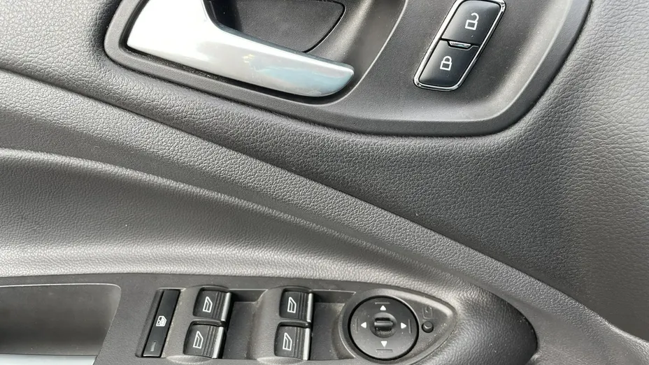 FORD Kuga -