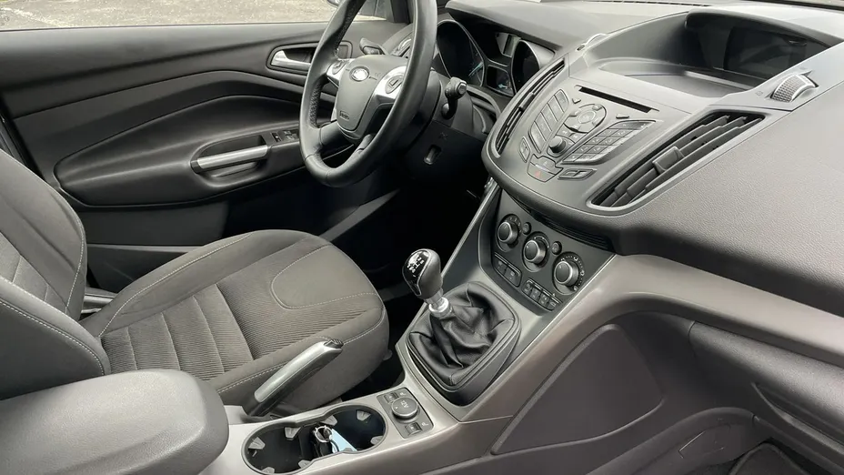 FORD Kuga -