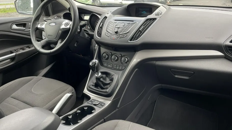 FORD Kuga -