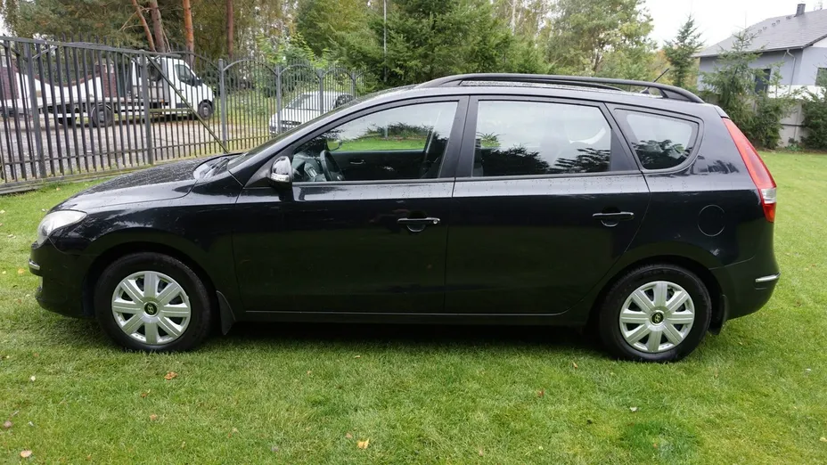 HYUNDAI i30 -