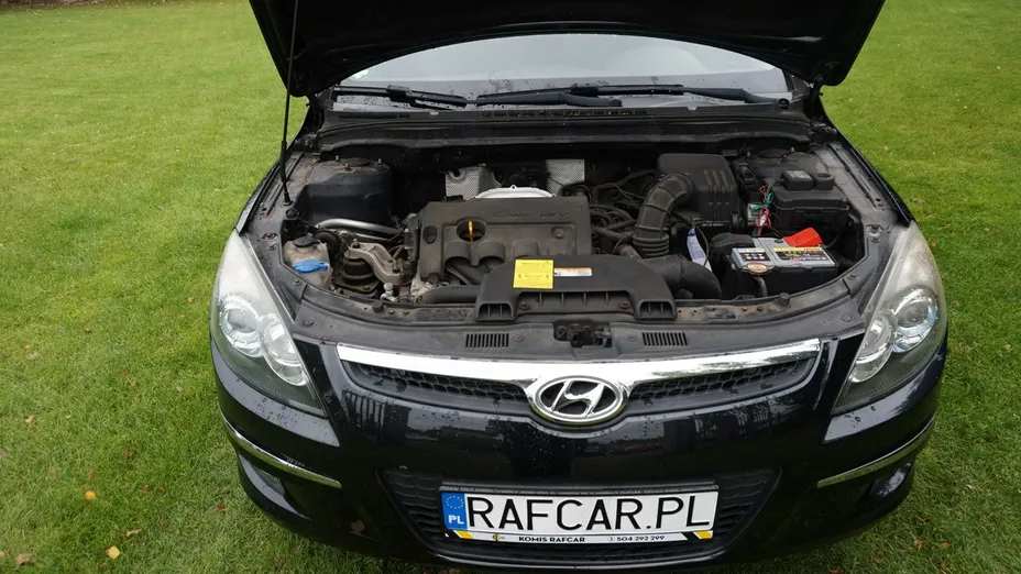 HYUNDAI i30 -