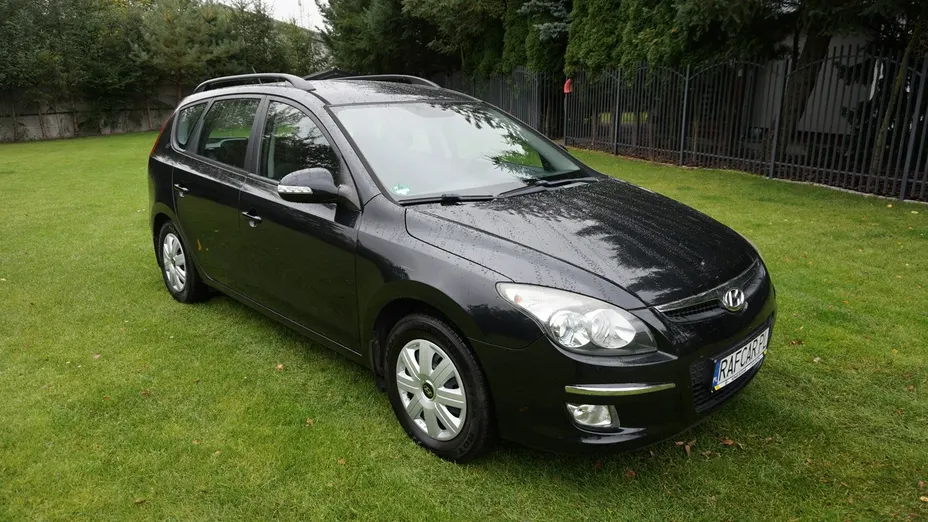 HYUNDAI i30 -