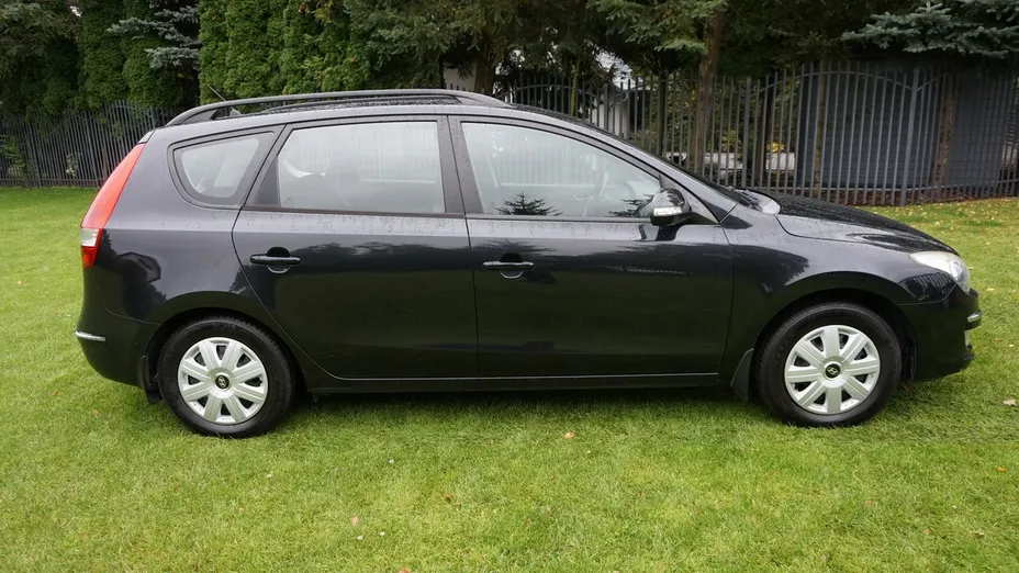 HYUNDAI i30 -