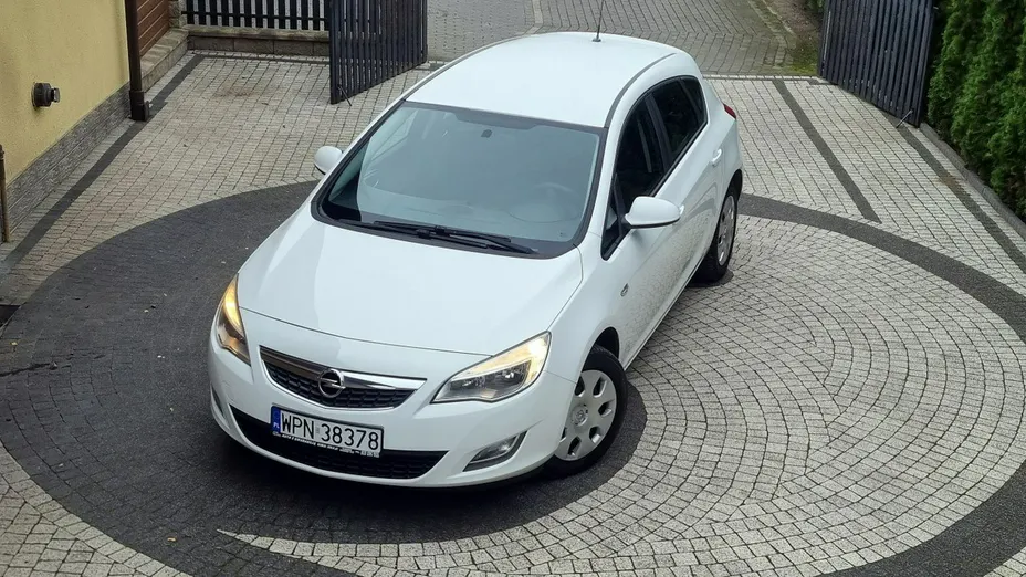OPEL Astra -