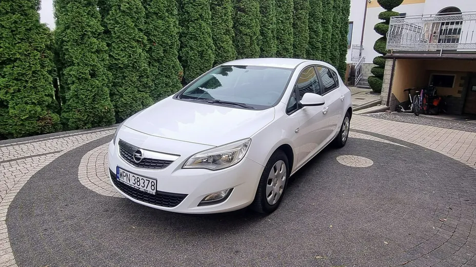 OPEL Astra -
