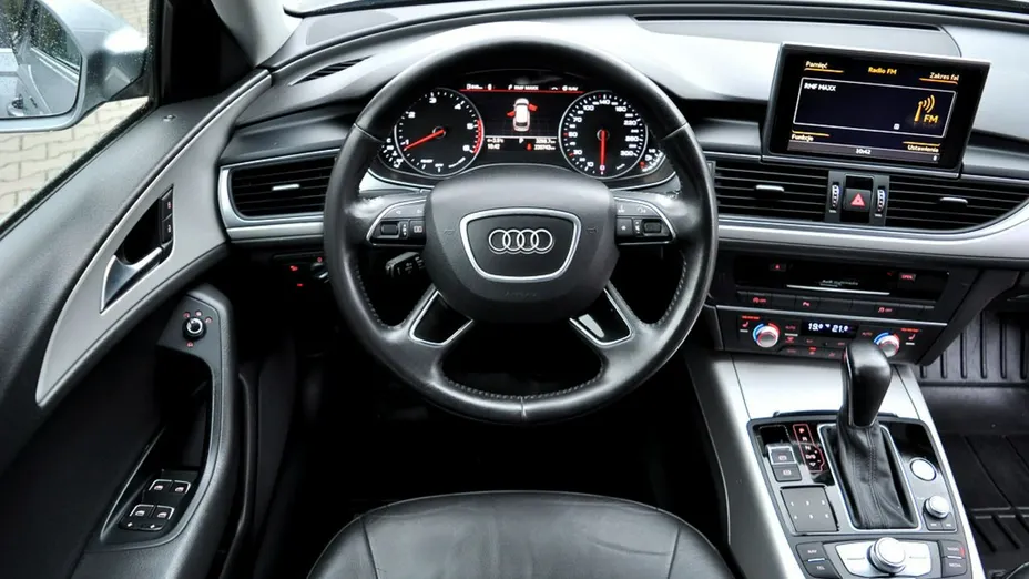 AUDI A6 -