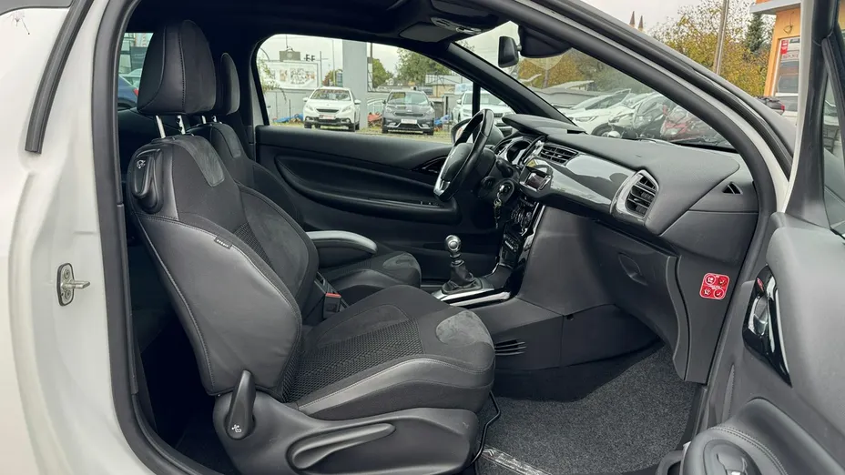 CITROEN DS3 -