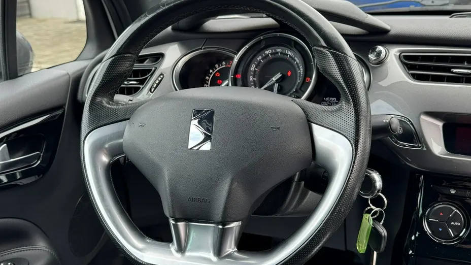 CITROEN DS3 -