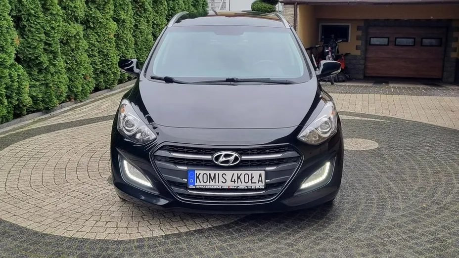 HYUNDAI i30 -