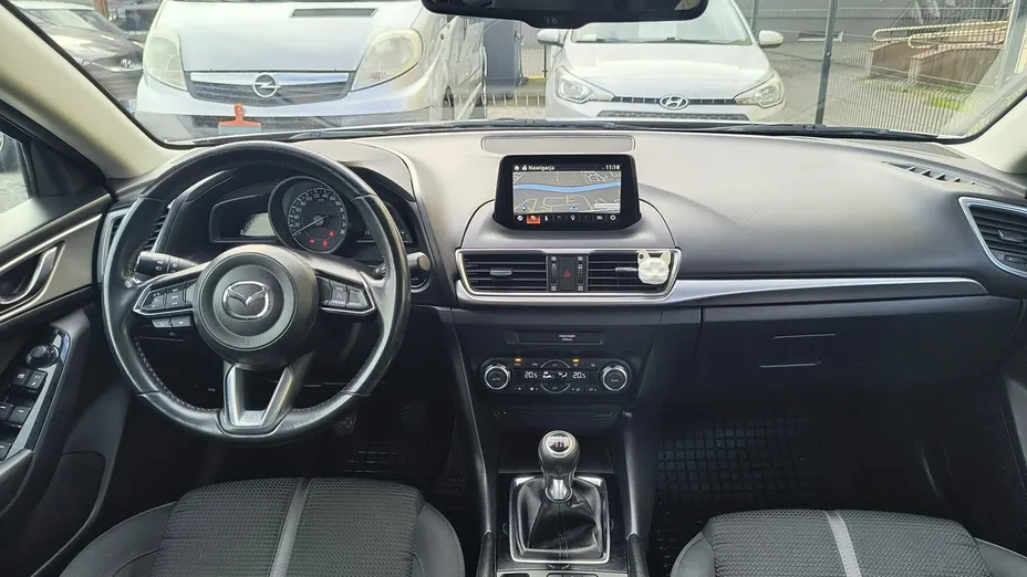 MAZDA 3 -