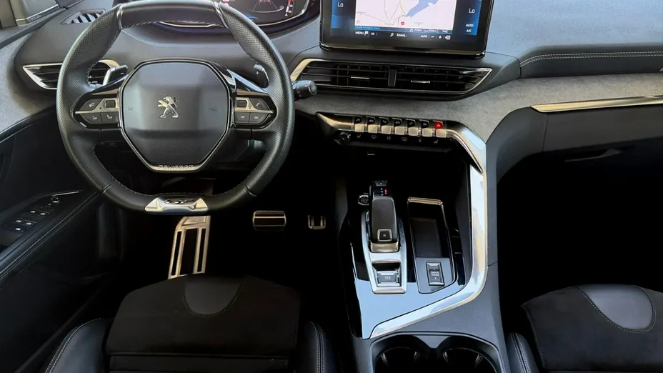 PEUGEOT 5008 -