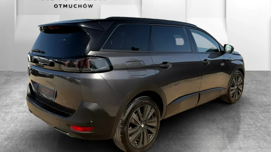 PEUGEOT 5008 -