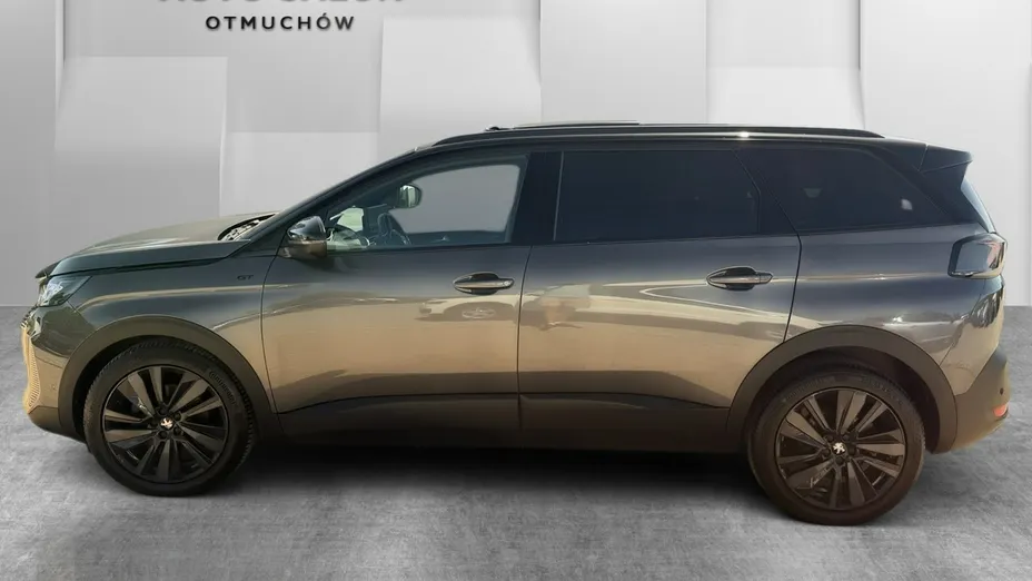 PEUGEOT 5008 -