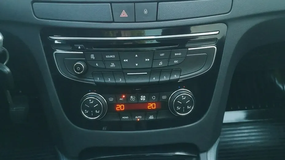 PEUGEOT 508 -