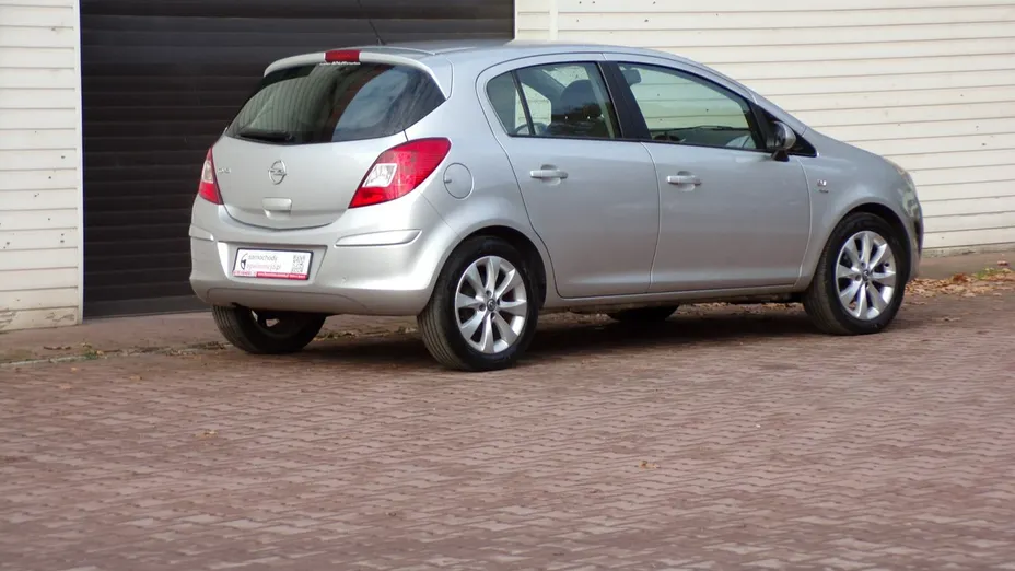 OPEL Corsa -