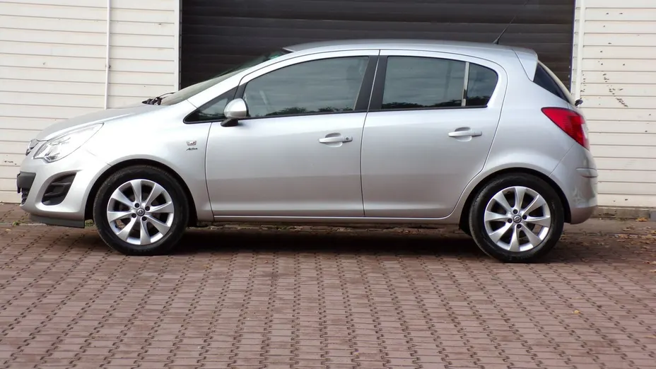 OPEL Corsa -