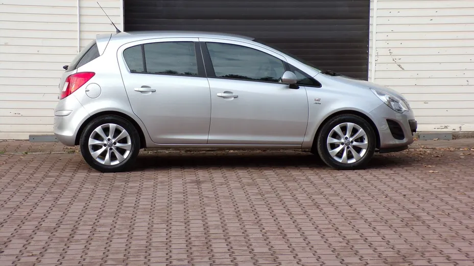 OPEL Corsa -