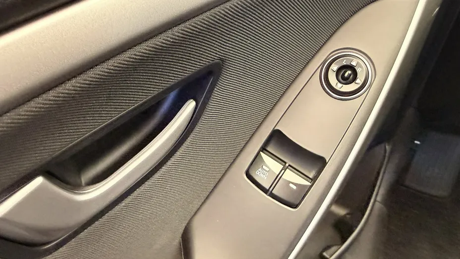 HYUNDAI i30 -