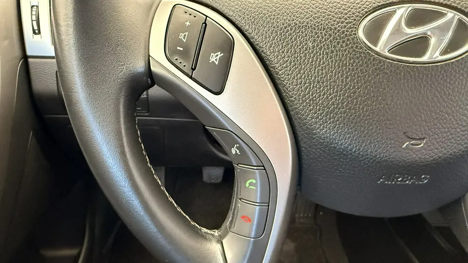 HYUNDAI i30 -
