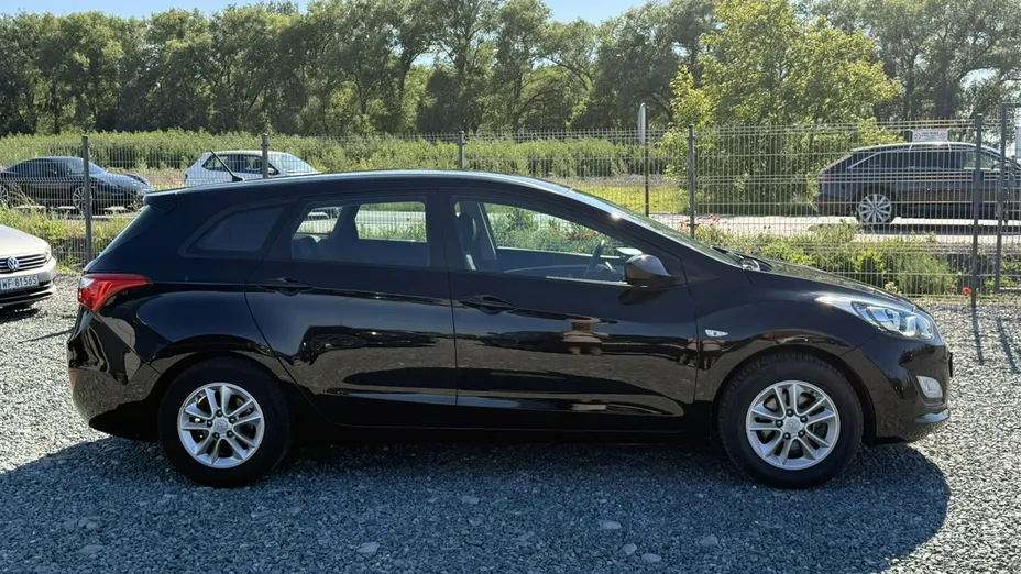 HYUNDAI i30 -