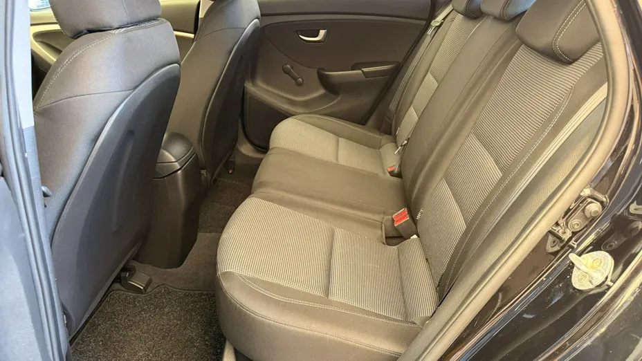 HYUNDAI i30 -
