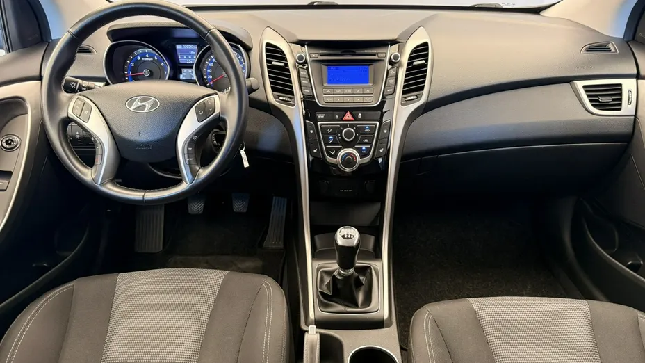 HYUNDAI i30 -