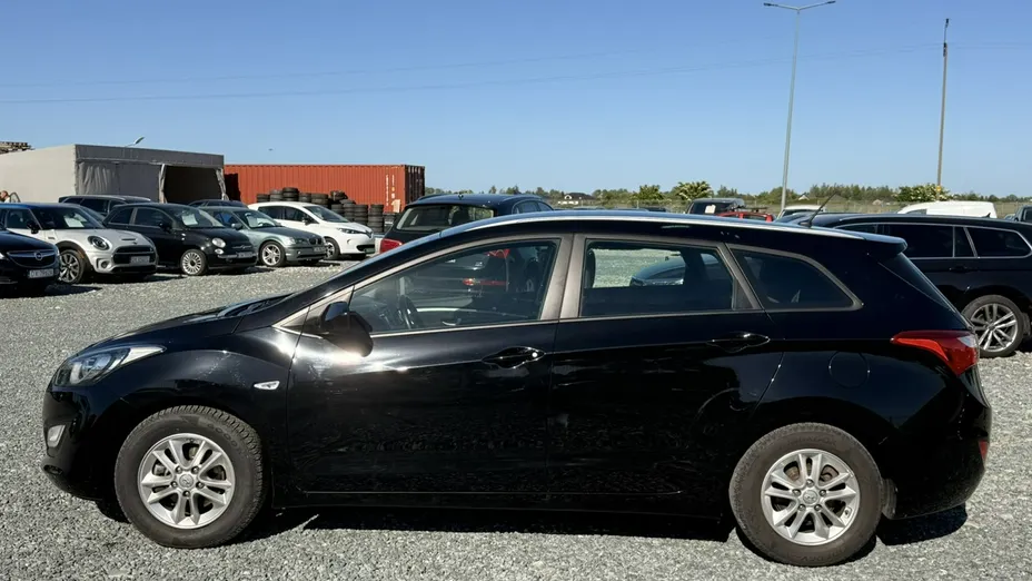 HYUNDAI i30 -