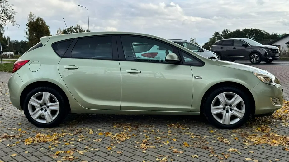OPEL Astra -