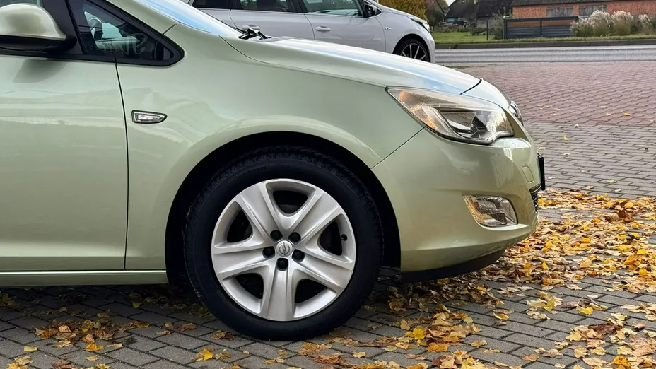 OPEL Astra -