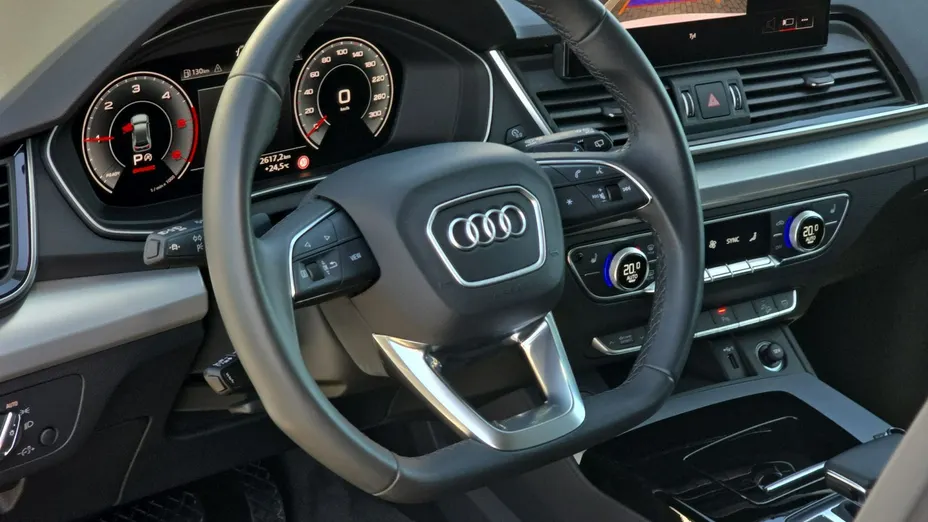 AUDI Q5 -