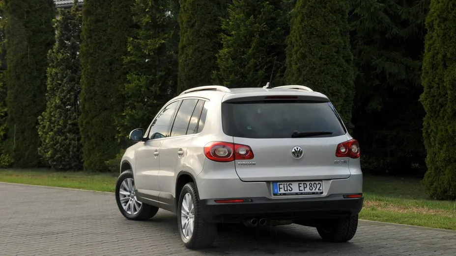 VOLKSWAGEN Tiguan -