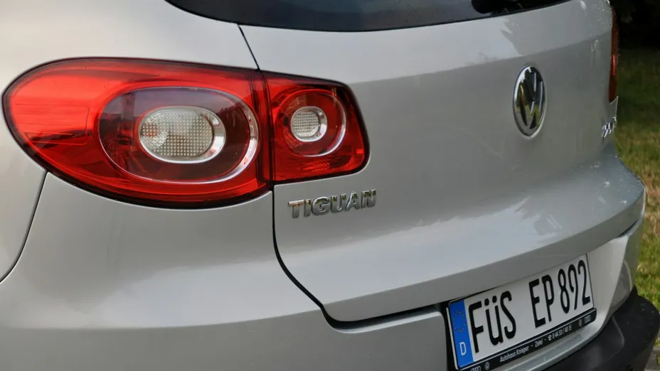 VOLKSWAGEN Tiguan -