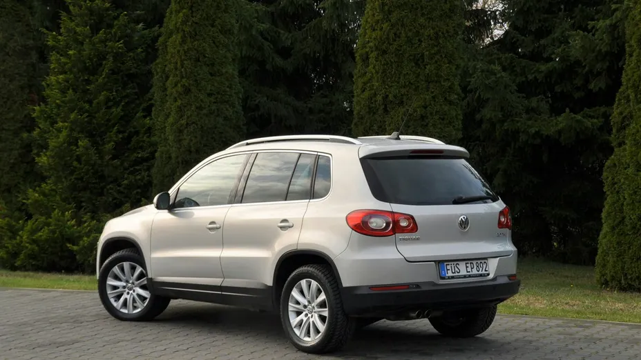 VOLKSWAGEN Tiguan -