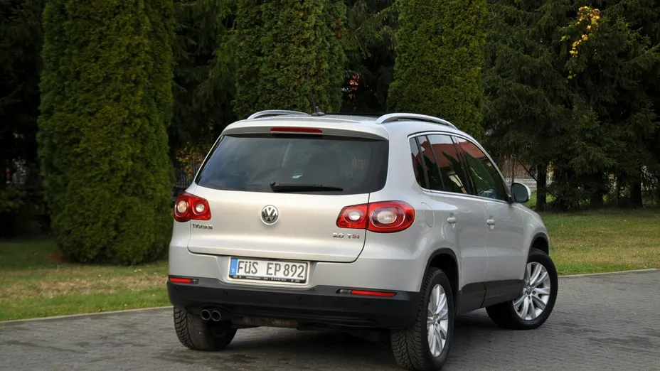 VOLKSWAGEN Tiguan -