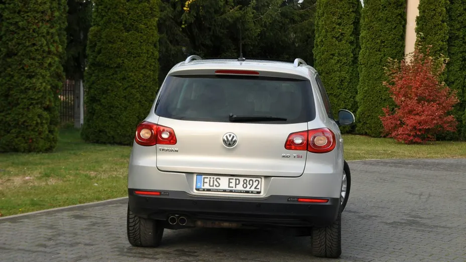 VOLKSWAGEN Tiguan -